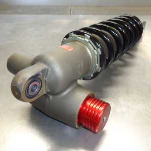 Alternative view of Reservoir Cap Showa CRF 450 '17 WITHOUT electric start